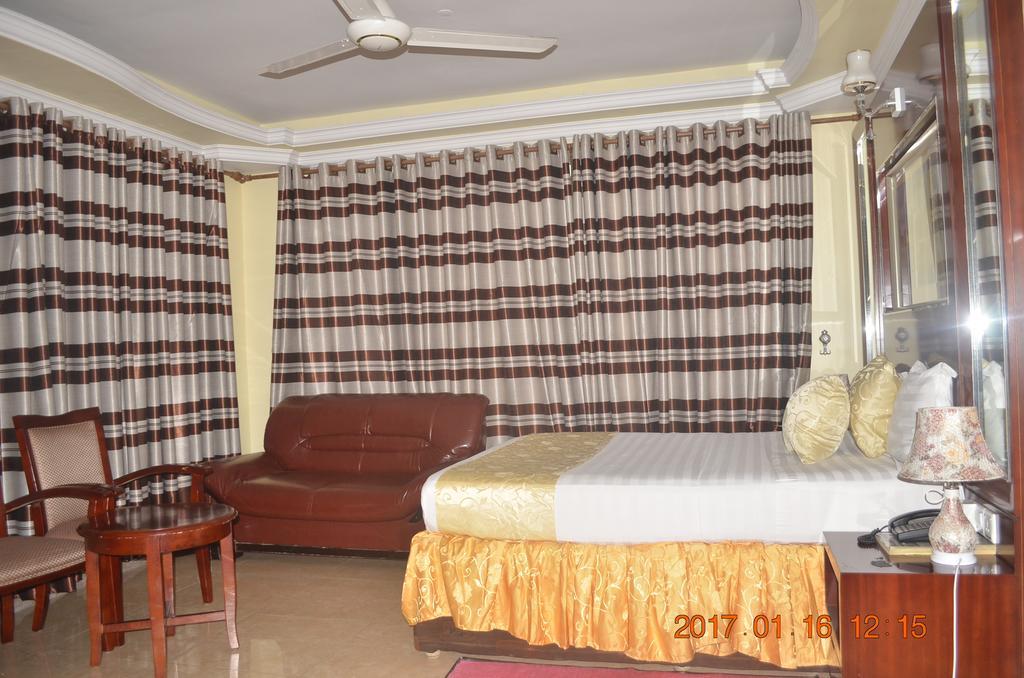 Donsuite Hotel Дар-ес-Салам Екстер'єр фото